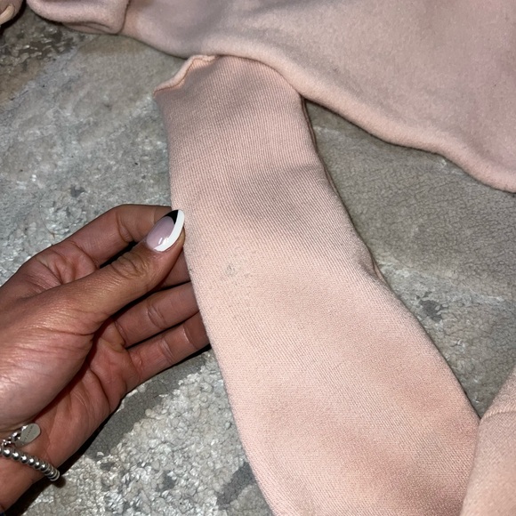 Alo Splice Cropped Sweater - Picture 9 of 12